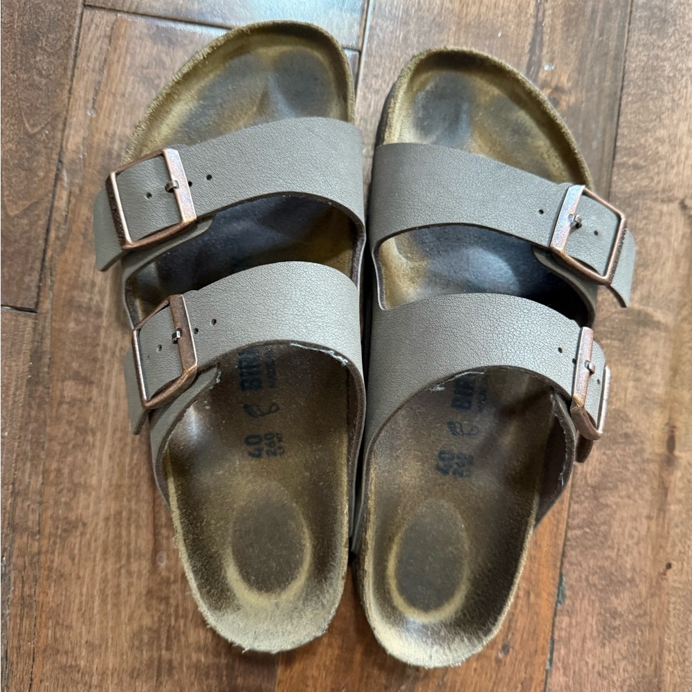 Birkenstock Arizona Birkibuc Mocha Brown Sandals Classic Two-Strap. Size 9/9.5